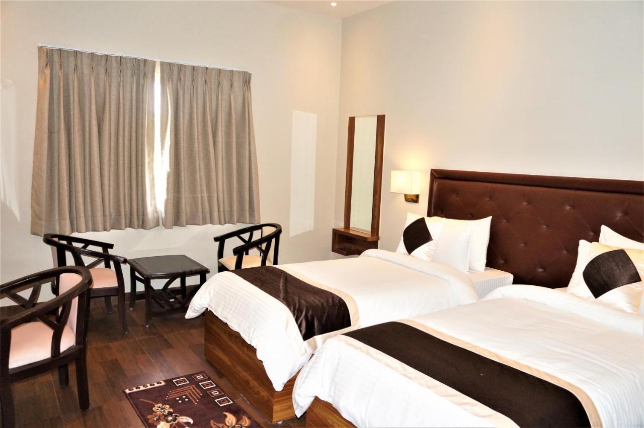 Neel Clarks Inn Express Agra  Exterior photo